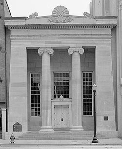 Old Bank of Louisville httpsuploadwikimediaorgwikipediacommonsthu