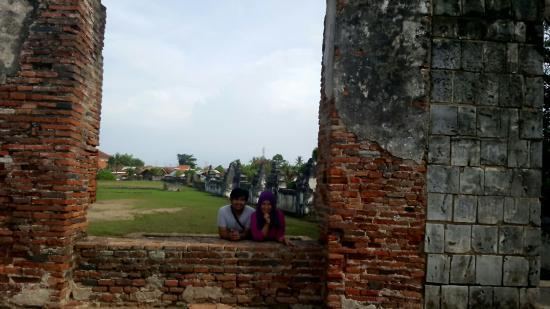 Old Banten Old banten atau banten lama Sisa2 puing bangunan bersejarah pada