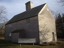 Old House (Cutchogue) httpsuploadwikimediaorgwikipediacommonsthu