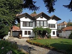 Old House, Pirot httpsuploadwikimediaorgwikipediacommonsthu