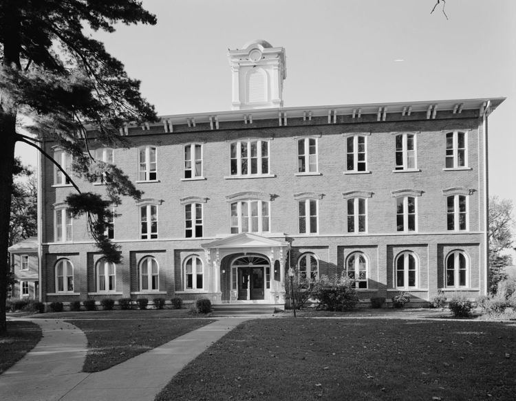 Old Main (Iowa Wesleyan University)