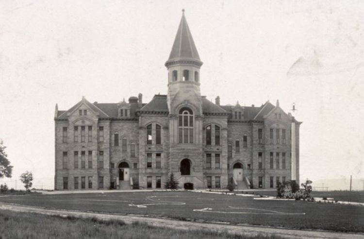 Old Main (University of Wyoming)