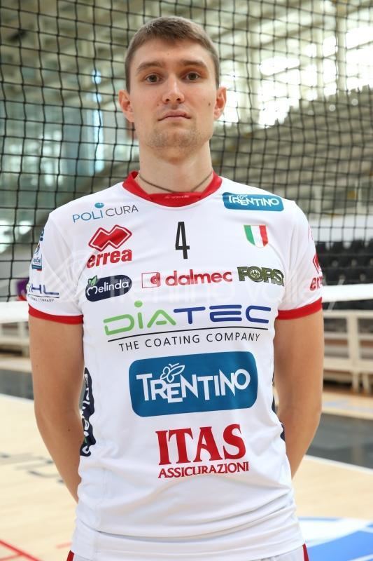 Oleg Antonov (volleyball) Contract renewed for Oleg Antonov with Trentino Volley39s jersey