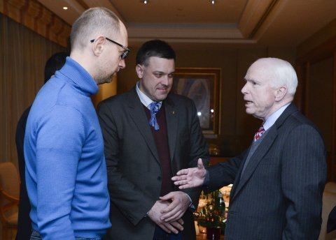 Oleh Tyahnybok John McCain Meets Oleh Tyahnybok In Ukraine Business Insider