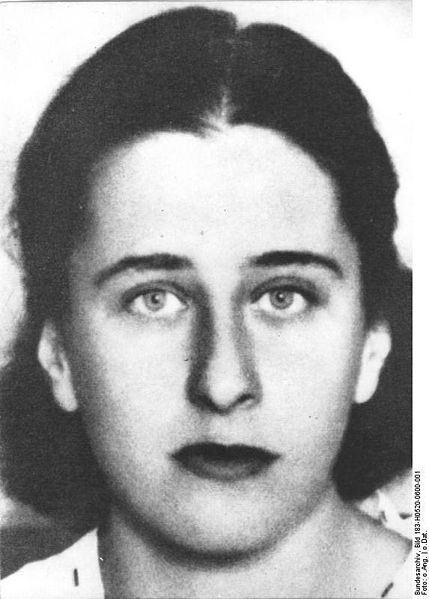 Olga Benário Prestes 1942 Olga Benrio Prestes morta em cmara de gs na Alemanha