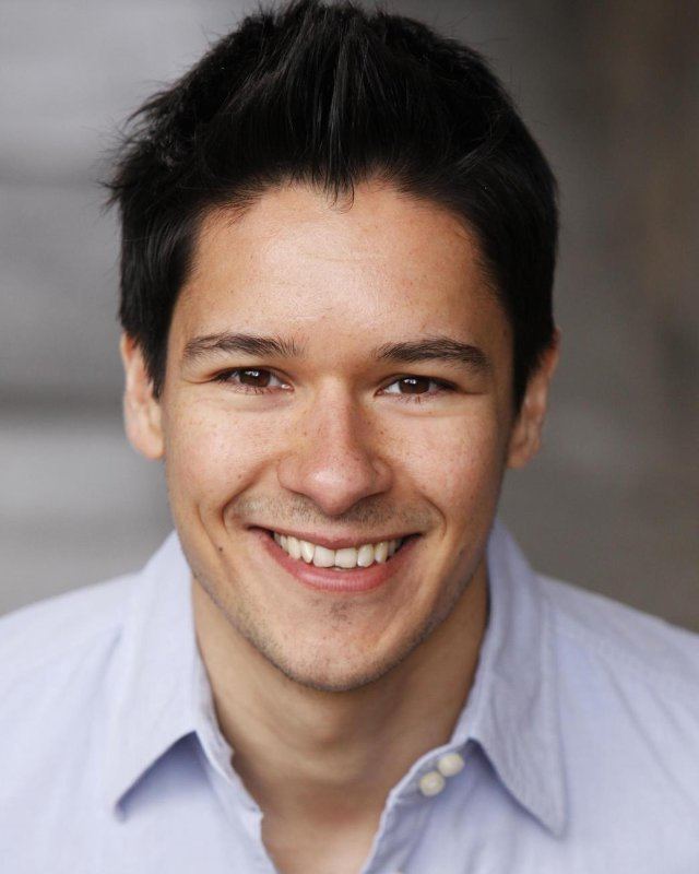 Oliver James (actor) Oliver James biography workout weight tattoos wiki info