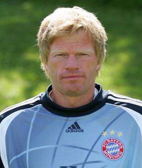 DW Sports on X: #TBT to when Oliver Kahn's hair looked like this. The year  was 1989, and Kahn was a backup goalkeeper at Karlsruhe.   / X