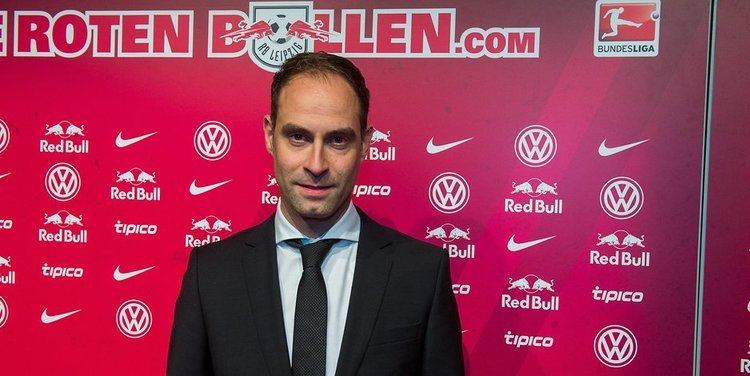 Oliver Mintzlaff RB LeipzigBoss Oliver Mintzlaff will den FC Bayern angreifen