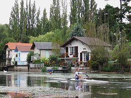 Olivet, Loiret httpsuploadwikimediaorgwikipediacommonsthu