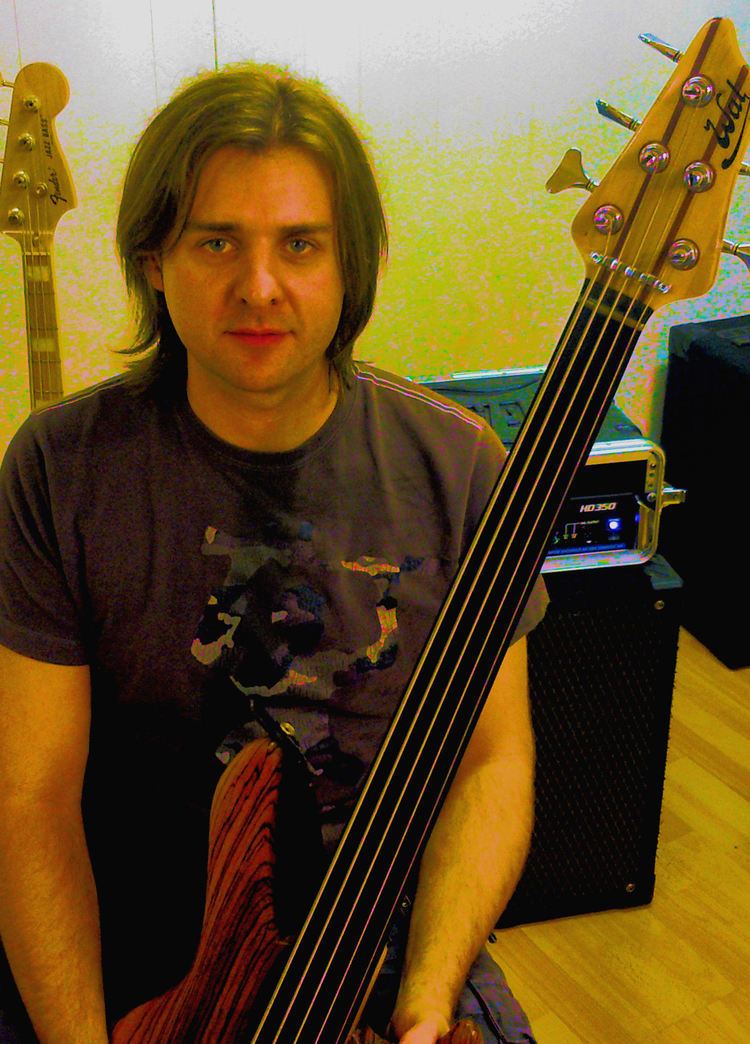 Ollie Collins Ollie Collins UK Bass Player Bass by email