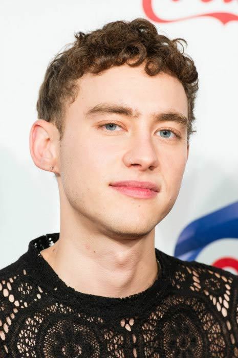 Olly Alexander Olly Alexander Height Weight Body Statistics Healthy Celeb