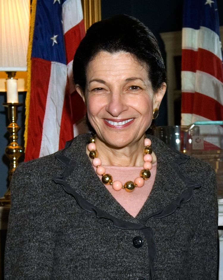 Olympia Snowe httpsuploadwikimediaorgwikipediacommonsdd