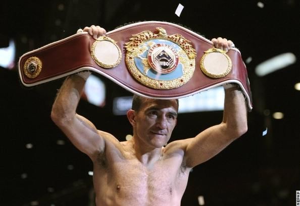 Omar Narváez (boxer) Photos Omar Narvaez Retains at Estadio Luna Park WBO