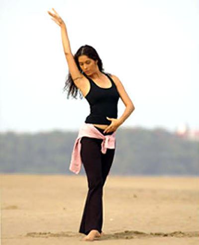 Onjolee Nair PIX Bollywoods Love Affair With Dancers Rediffcom Movies