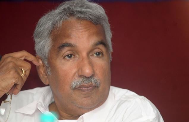 Oommen Chandy Achutanandan wants Oommen Chandy to be made prime accused