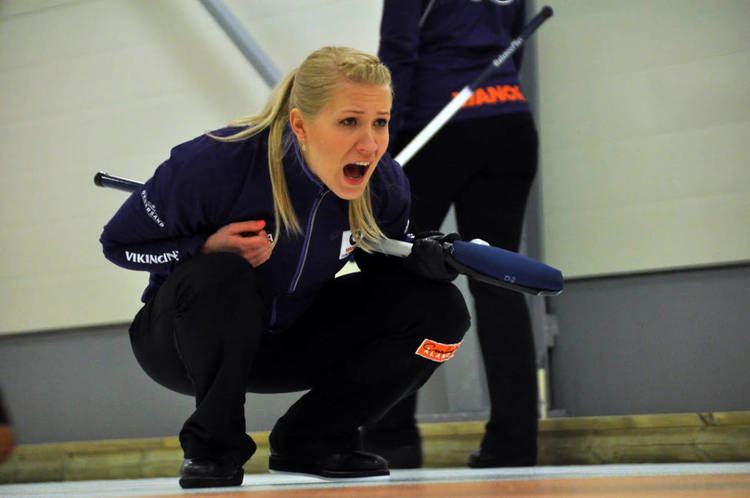 Oona Kauste Suomen curlingnaisten kova vire sai jatkoa nyt kaatui Saksa Yle