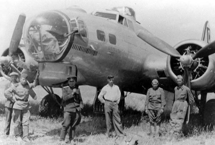 Operation Frantic Operation Frantic Badly damaged B17 bomberfrom the 96th Flickr