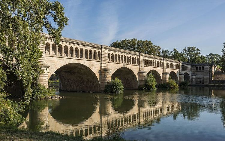 Cesse Aqueduct - Wikipedia