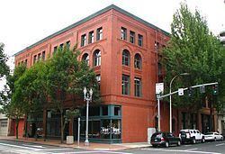 Oregon Cracker Company Building httpsuploadwikimediaorgwikipediacommonsthu