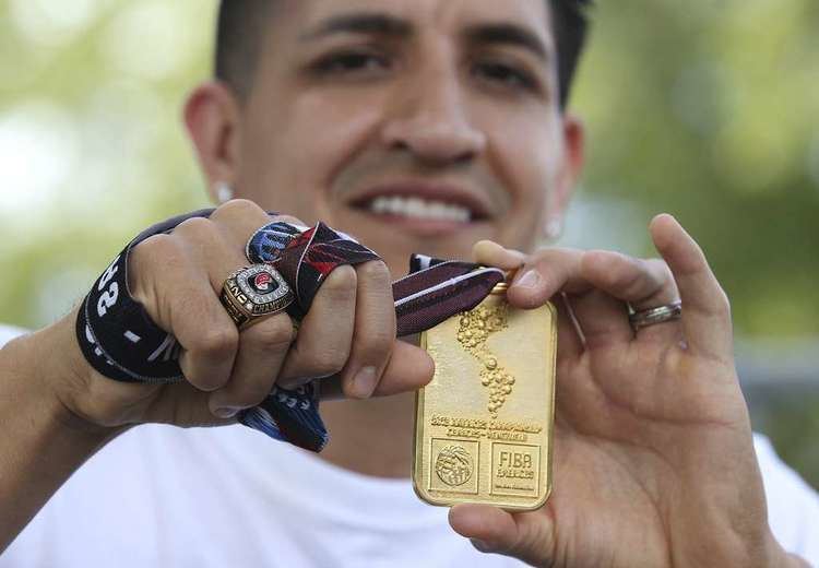 Orlando Méndez-Valdez From el barrio to standout pro San Antonio ExpressNews