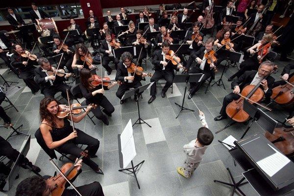 Orquesta Sinfónica de Tenerife La Orquesta Sinfnica de Tenerife deleita a pacientes y trabajadores