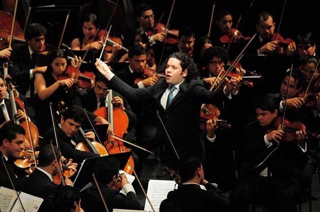Orquesta Sinfónica Simón Bolívar Sinfnica Simn Bolvar dirigida por el Maestro Diego Matheuz