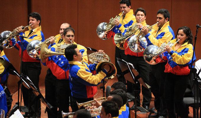 Orquesta Sinfónica Simón Bolívar Felicidades Orquesta Sinfnica Simn Bolvar cumpli 28 aos