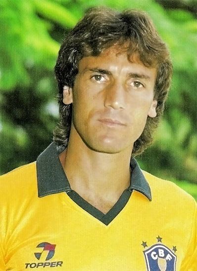Oscar (footballer, born 1954) httpssmediacacheak0pinimgcomoriginals69