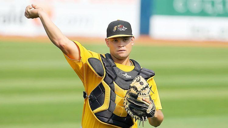 Oscar Hernández (baseball) Dbacks opt for young catcher Oscar Hernandez in Rule 5 Draft MLBcom