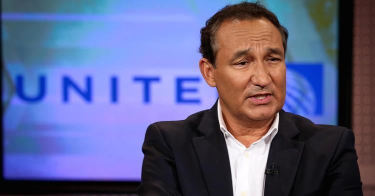 Oscar Munoz (executive) It may be time for United to reaccommodate CEO Oscar Munozcommentary