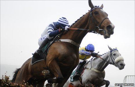 Oscar Whisky BBC Sport Horse Racing Oscar Whisky canters to Welsh Champion