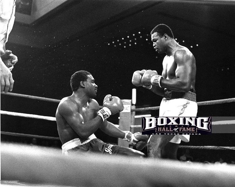Ossie Ocasio Larry Holmes Stops Ocasio This Day in Boxing March 23 1979 YouTube