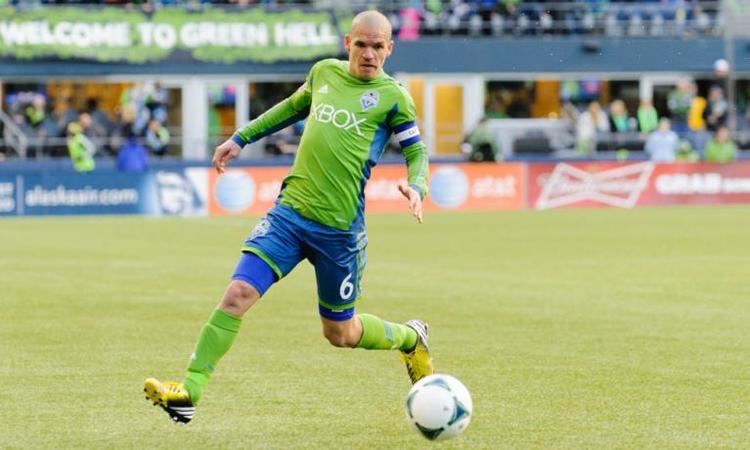 Osvaldo Alonso Sounders FC Signs Osvaldo Alonso as Designated Player