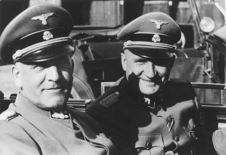 Oswald Pohl Commandant Richard Baer right accompanies Oswald Pohl