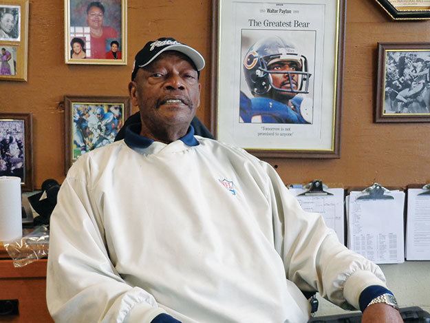 Just another day on the job' for former NFL great, JBLM stadium manager  Otis Sistrunk, Article
