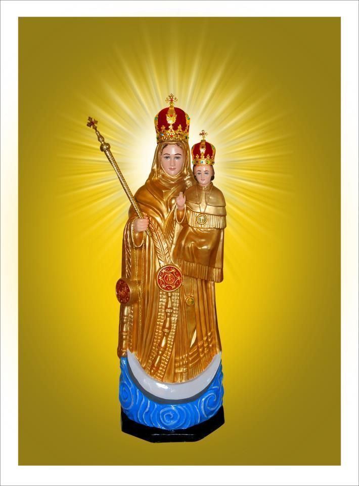 The golden image of Mary while carrying a scepter and the child Jesus