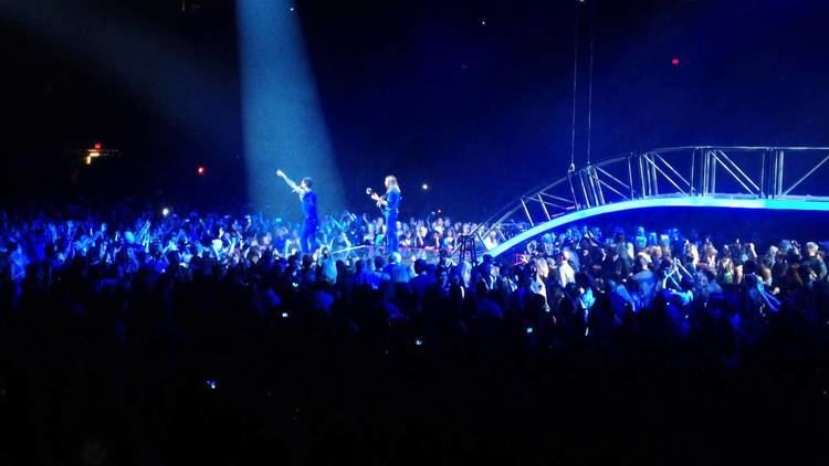 maroon 5 overexposed concert tour dates
