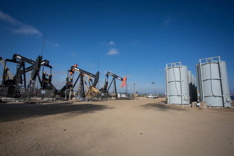 Oxnard Oil Field peakoperatorcomwpcontentuploads201306MB180