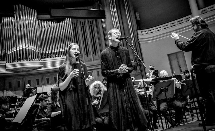 Ozark Henry Ozark Henry collaborates with the National Orchestra of Belgium