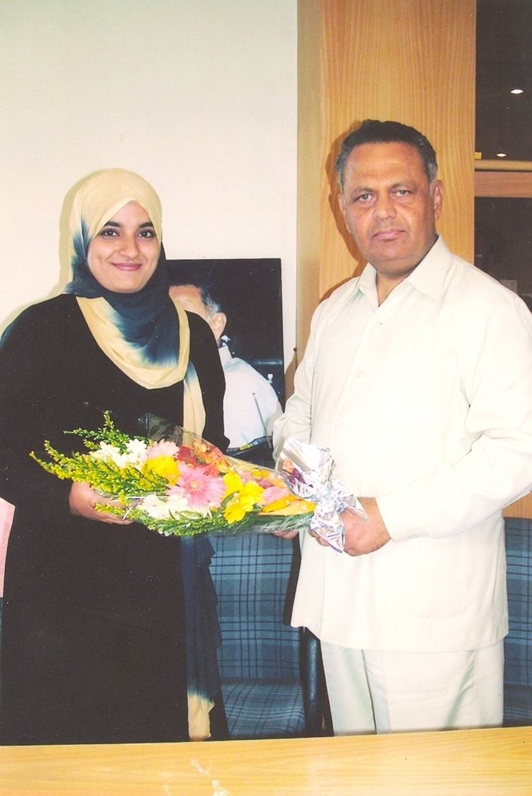P. A. Inamdar Mifrah Abid felicitated for gold medal Les Professeurs