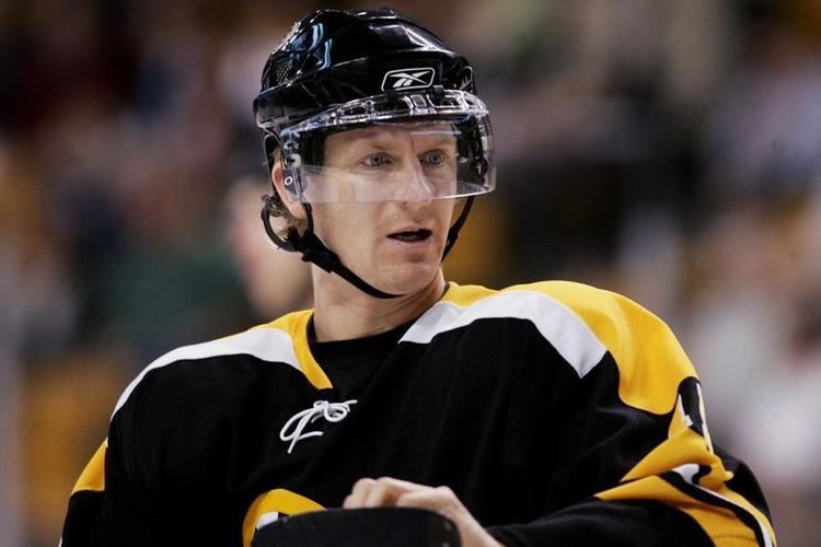 P. J. Axelsson Bruins bring back PJ Axelsson to add some European