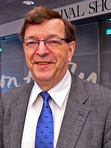 Paavo Väyrynen httpsuploadwikimediaorgwikipediacommonsthu