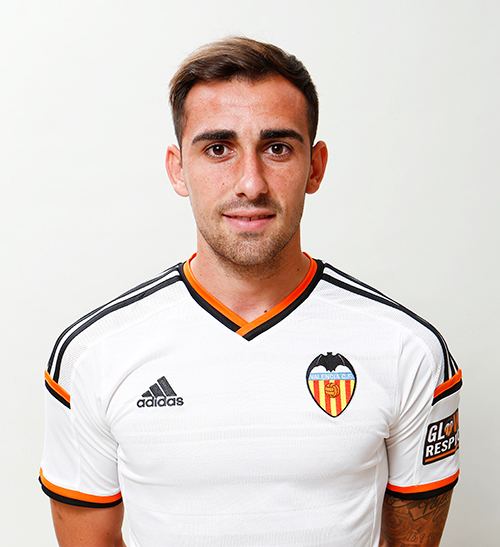 Paco Alcácer Valencia CF Paco Alcacer extends Valencia CF contract to 2020