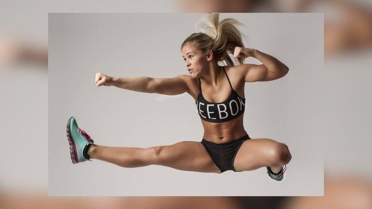 Paige VanZant UFC39s Paige Vanzant Fighting Training and Changing the