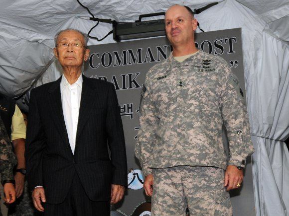 Paik Sun-yup Paik named honorary Eighth Army commander Article The United