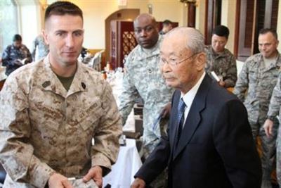 Paik Sun-yup Gen Paik SunYup briefs senior enlisted leaders United States