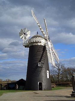 Pakenham Windmill httpsuploadwikimediaorgwikipediacommonsthu