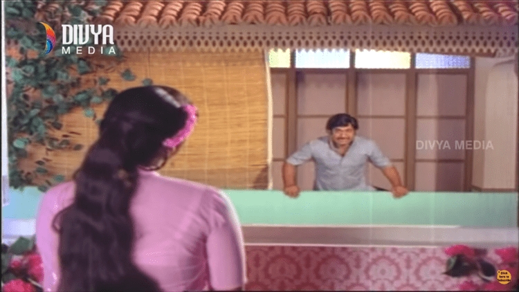 Jayasudha and Chandra Mohan in Pakkinti Ammayi (1981 film)