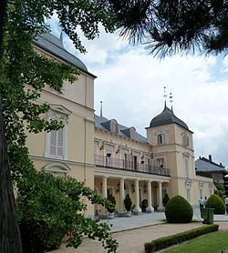 Palace of Duques de Pastrana httpsuploadwikimediaorgwikipediacommonsthu