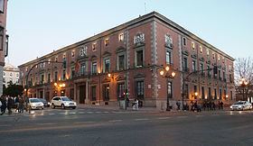 Palacio de los Concejos httpsuploadwikimediaorgwikipediacommonsthu